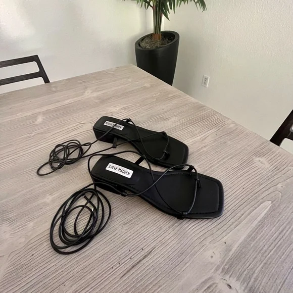 FINAL SALE-Steve Madden- Claremont sandal in black size 9 - Picture 10 of 10